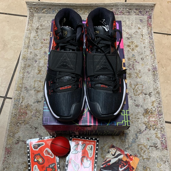 SneakerRoom x Kyrie 6 "MOM" (Black) US 10.5 - Picture 4 of 7